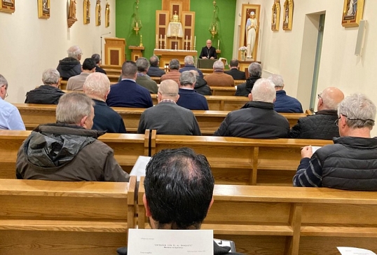 RETIRO EN EL ARCIPRESTAZGO DEL BIERZO DIRIGIDO POR EL SR. OBISPO, ACOMPAÑADO POR LOS VICARIOS