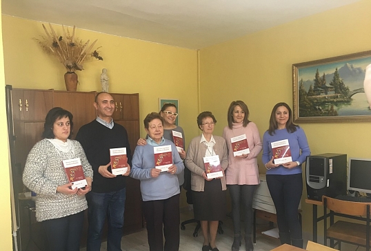 Las Estigmatinas de Astorga presentan un libro con motivo de su 50 aniversario
