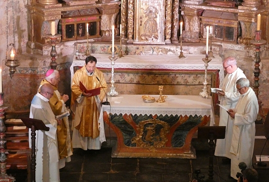 Eucaristía en rito hispano-mozárabe en el 1.100 aniversario de la iglesia de San Pedro de Montes