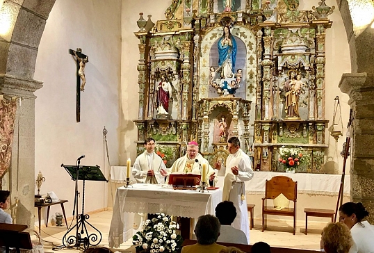 Villanueva de Valrojo reabre su iglesia