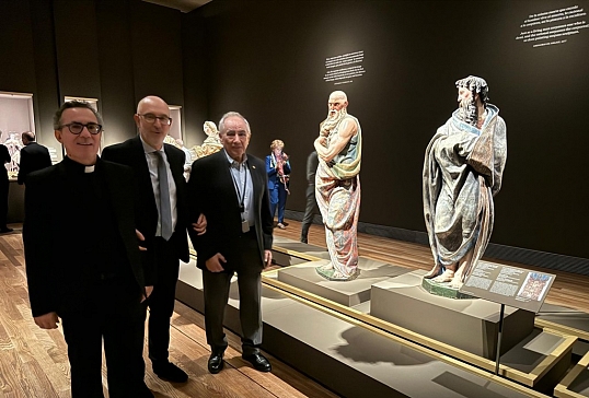 TRES IMÁGENES DE LA CATEDRAL DE ASTORGA, EN LA EXPOSICIÓN “DARSE LA MANO” EN EL MUSEO DEL PRADO