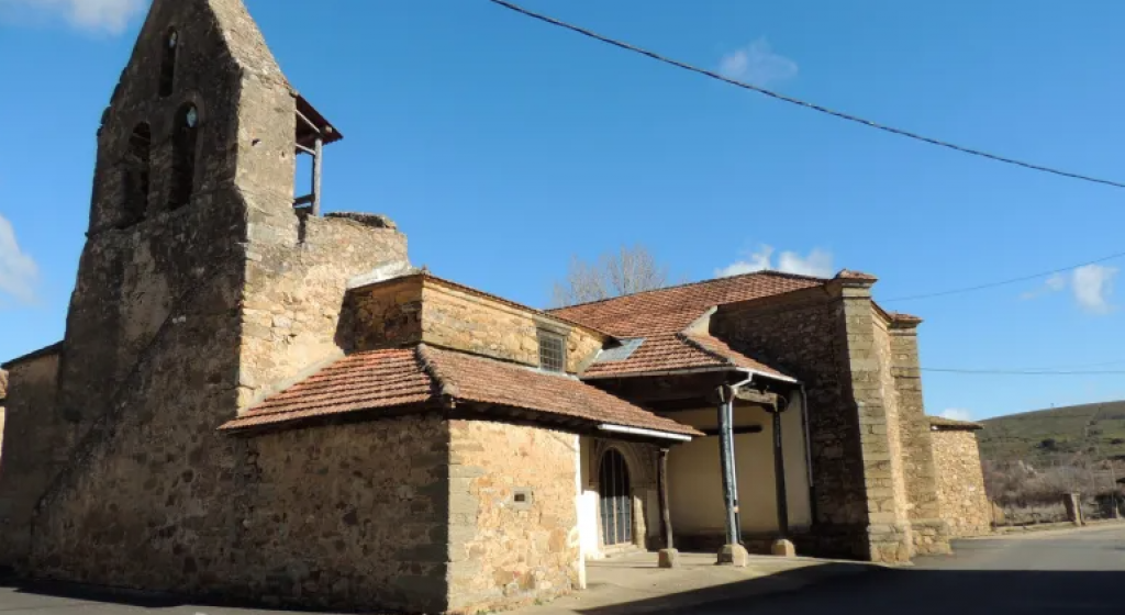 LA IGLESIA DE CUBO DE BENAVENTE RENUEVA SU TEJADO :: diocesisastorga.es